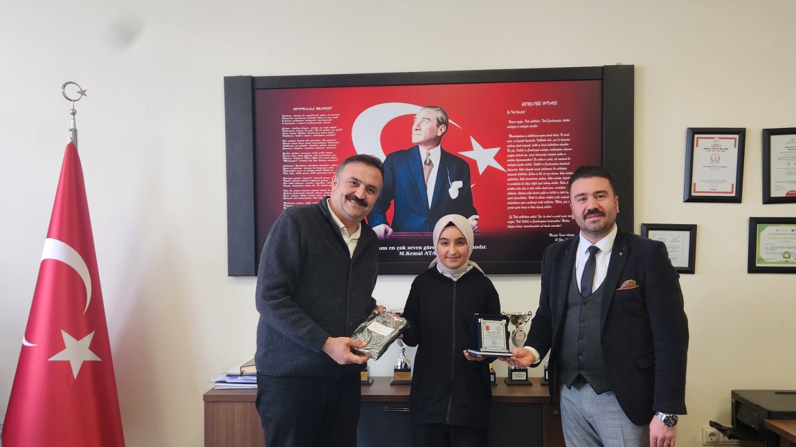 Kitap Kurdu Fatıma’dan Gururlandıran Başarı!